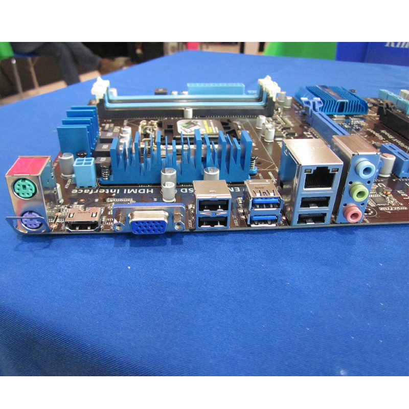 Asus P8Z77-v LX2マザーボード、LGA1155 - X870E Atx Motherboard のレビューと価格